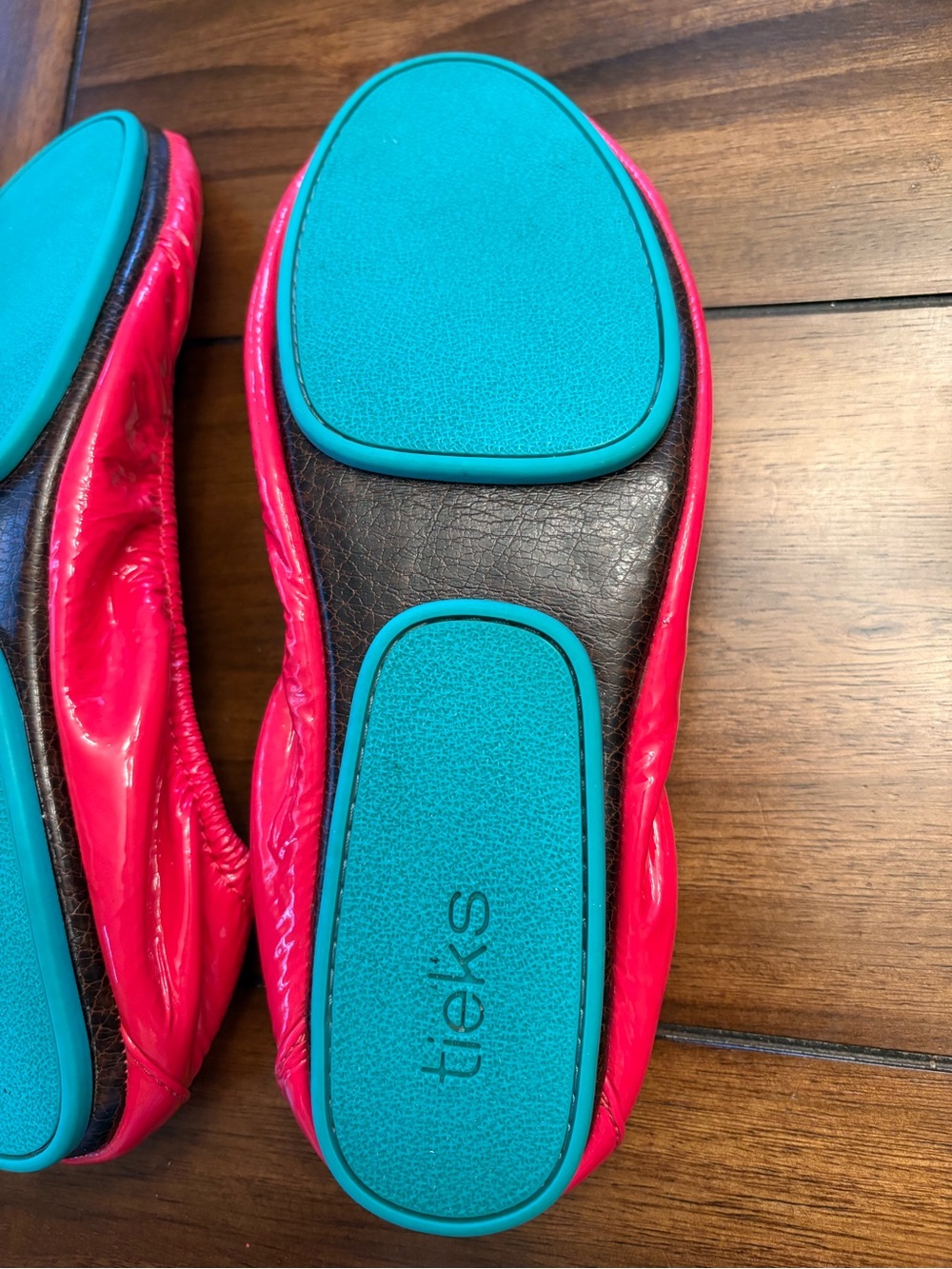 Tieks by Gavrieli Women’s Razzleberry Foldable Ballet Flats - Picture 15 of 16